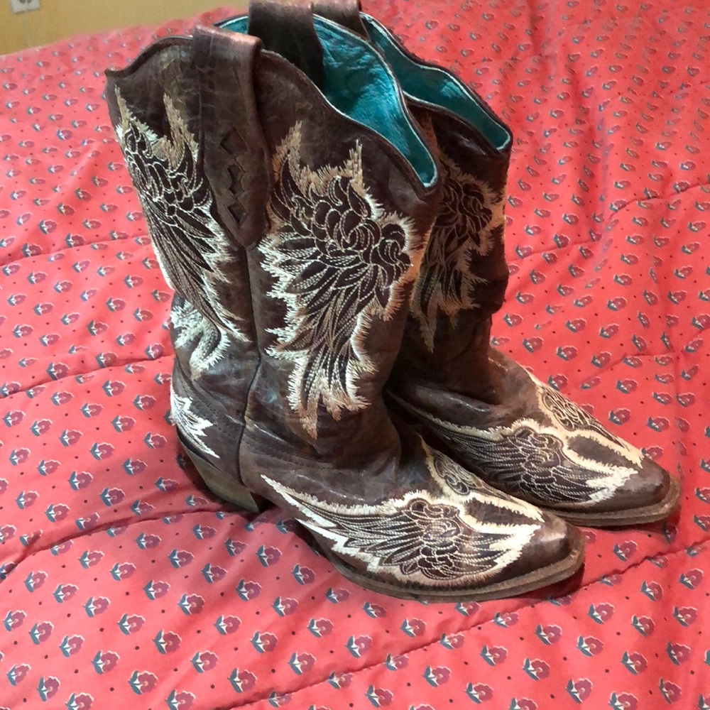 Corral boots